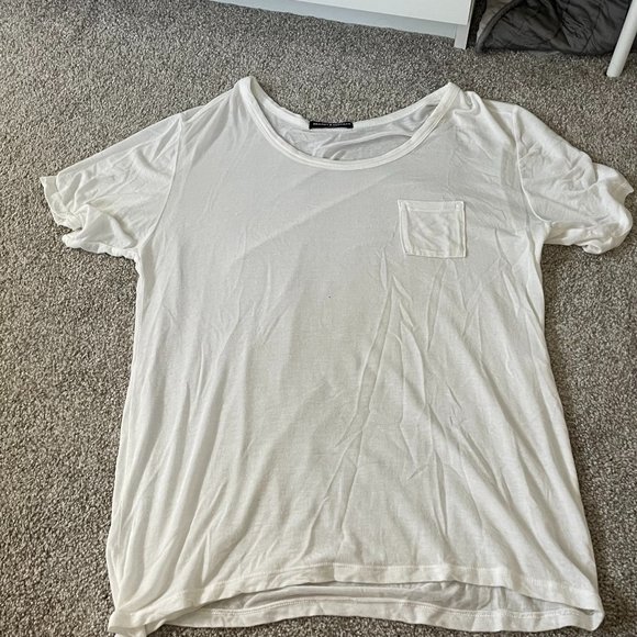 Brandy Melville White T-Shirt with Pocket - Picture 1 of 2